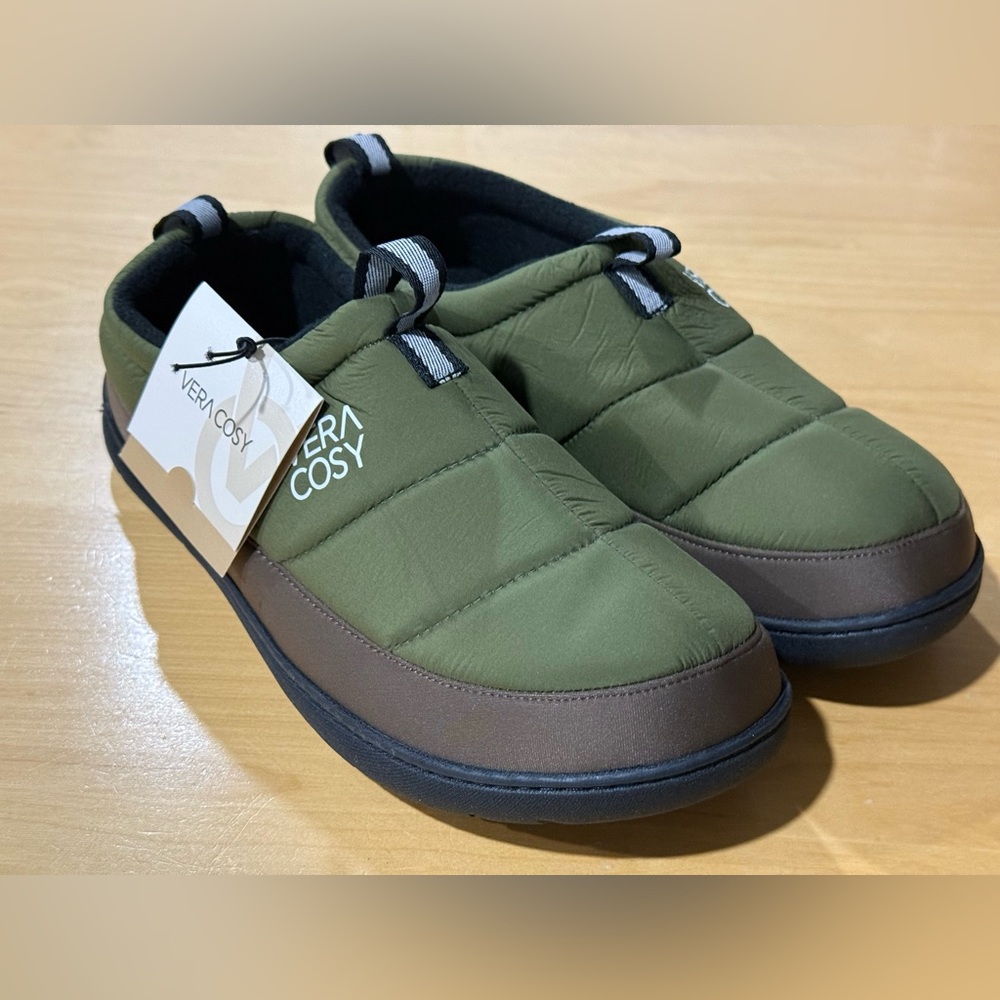 VeraCosy Green Quilted Waterproof Memory Foam House Slippers Size Men 9-10 NIB